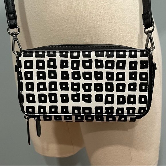 Reed Krakoff Limited Edition Black & White Hand Drawn Square Print Crossbody Bag - Picture 2 of 6